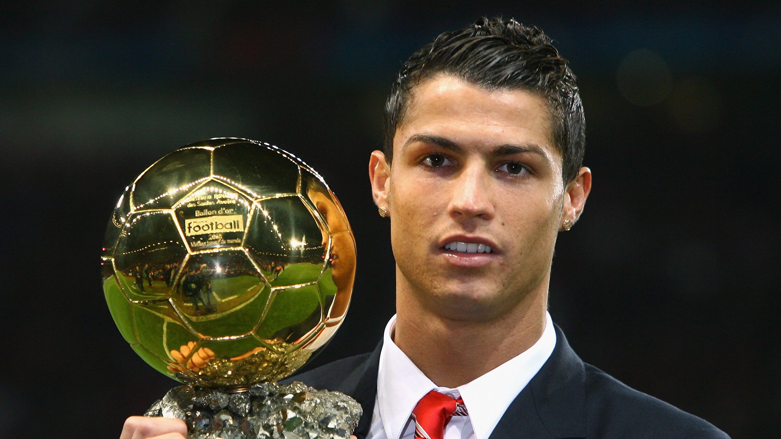 多家权威媒体聚焦球队表现称其为本赛季最大黑马之一，今年足球黑马